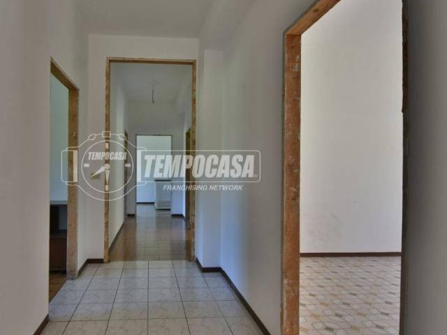 Casa indipendente in vendita a Tolentino MC