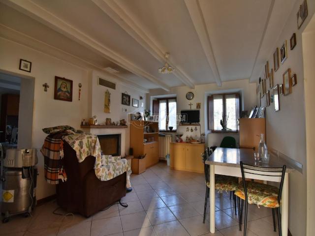 Casa indipendente in vendita a Tolentino