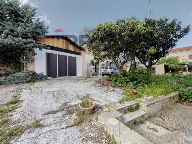 Casa indipendente in vendita a Tollo