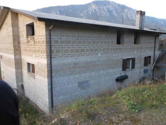 Casa indipendente in vendita a Tora e Piccilli CE