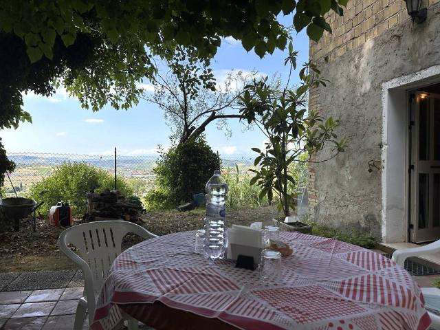 Casa indipendente in vendita a Torano Nuovo TE