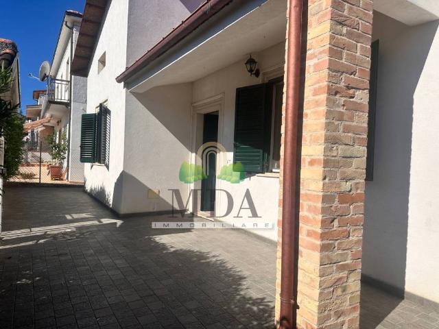 Casa indipendente in vendita a Torano Nuovo TE