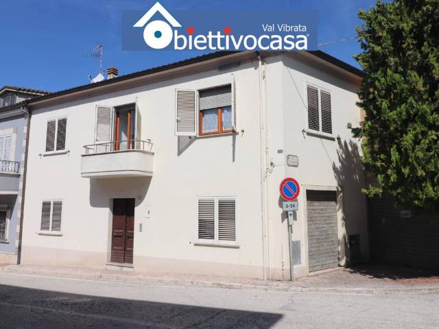 Casa indipendente in vendita a Torano Nuovo TE