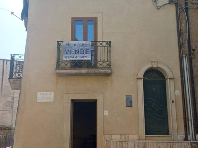 Casa indipendente in vendita a Torano Castello CS