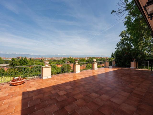 Casa indipendente in vendita a Torino, Madonna del Pilone. 250m² Torino