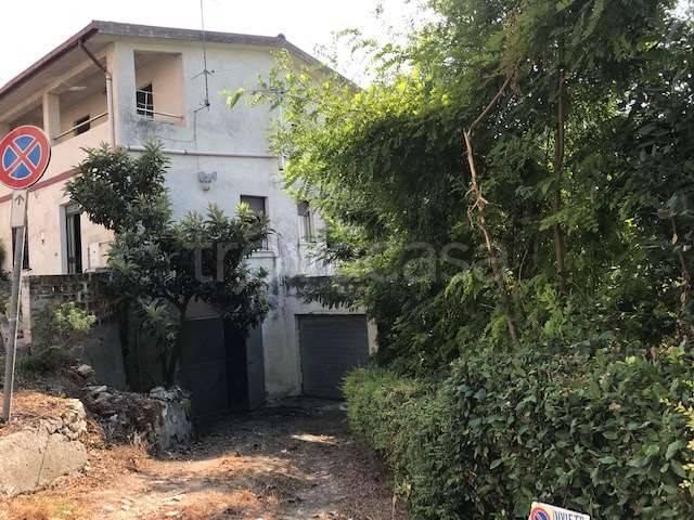 Casa indipendente in vendita a Torino di Sangro via Roma