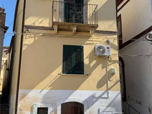 Casa indipendente in vendita a Torino di Sangro CH