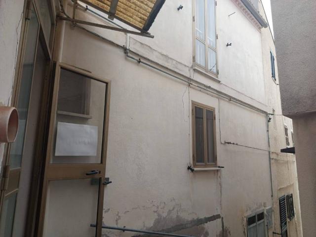 Casa indipendente in vendita a Torino di Sangro CH
