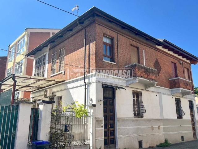 Casa indipendente in vendita a Torino TO