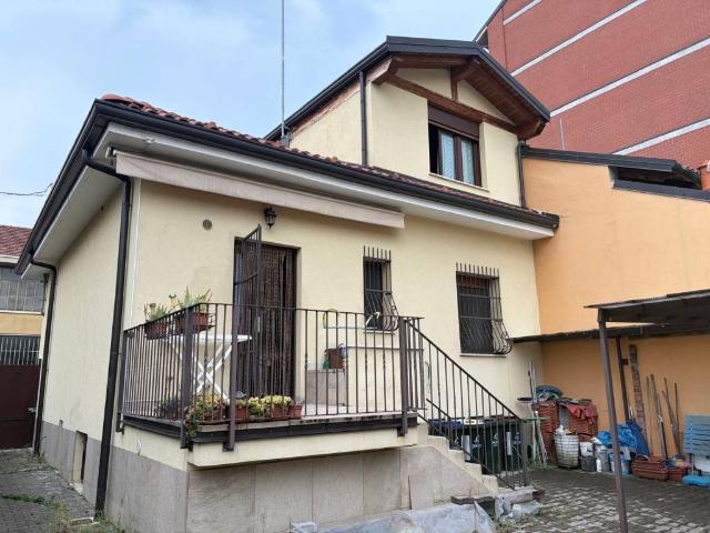 Casa indipendente in vendita a Torino TO