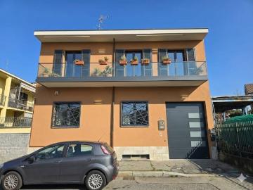 Casa indipendente in vendita a Torino TO