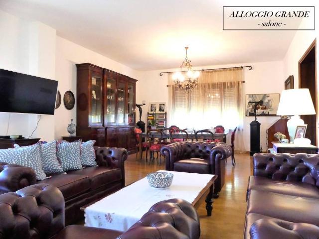Casa indipendente in vendita a Torino TO