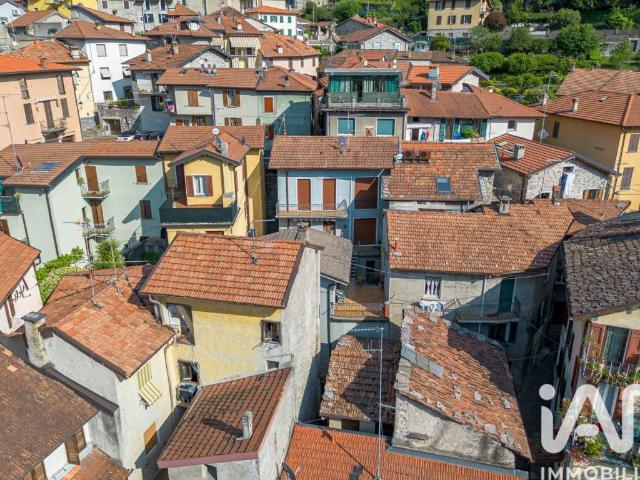Casa indipendente in vendita a Torno CO