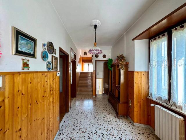 Casa indipendente in vendita a Tornimparte AQ