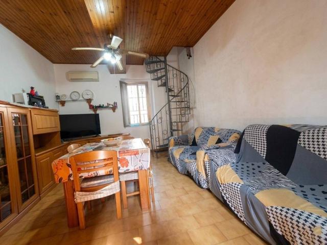 Casa indipendente in vendita a Torrevecchia Pia PV