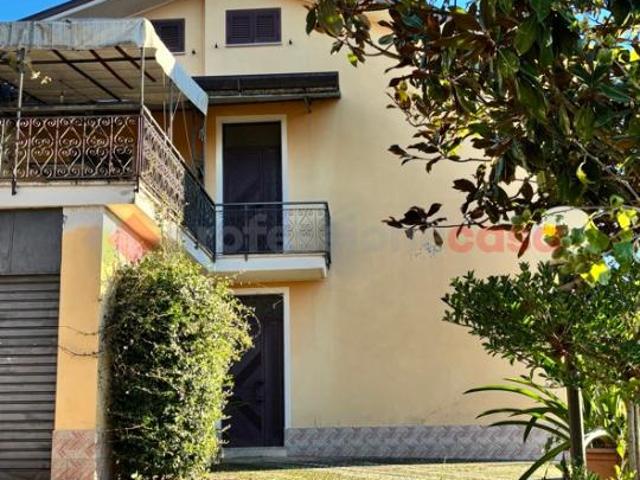 Casa indipendente in vendita a Torre Cajetani