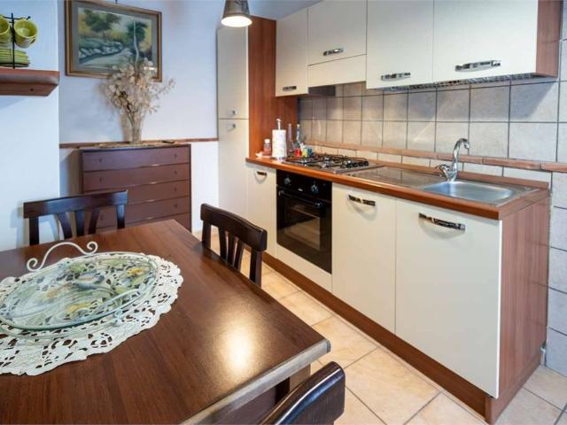 Casa indipendente in vendita a Torre Cajetani FR