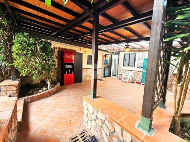 Casa indipendente in vendita a Torre Annunziata NA