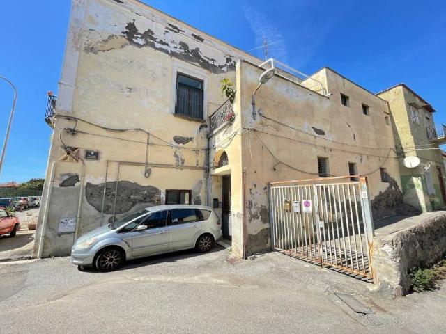 Casa indipendente in vendita a Torre Annunziata NA