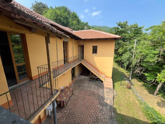 Casa indipendente in vendita a Torre Bormida CN