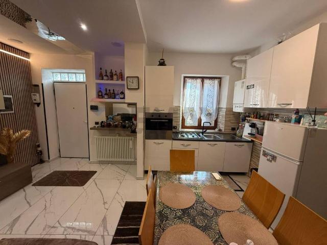 Casa indipendente in vendita a Torre de' Negri PV