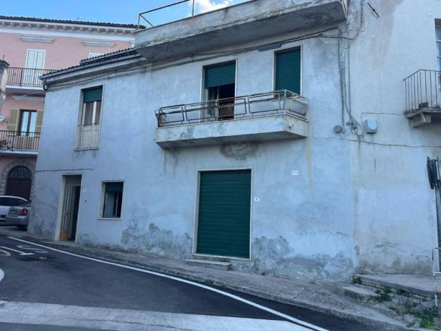 Casa indipendente in vendita a Torre de' Passeri PE