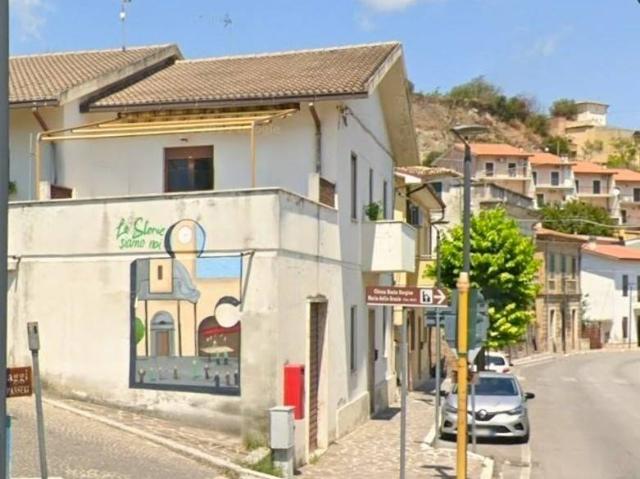Casa indipendente in vendita a Torre de' Passeri PE