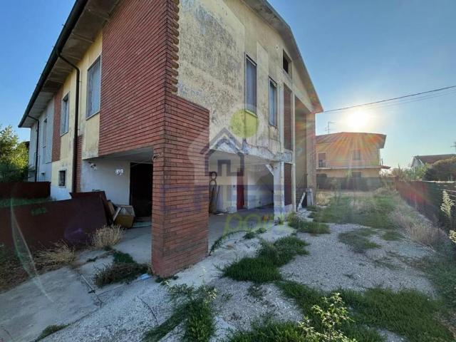 Casa indipendente in vendita a Torre de' Picenardi CR