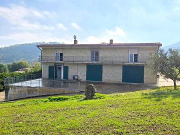 Casa indipendente in vendita a Torre le Nocelle AV