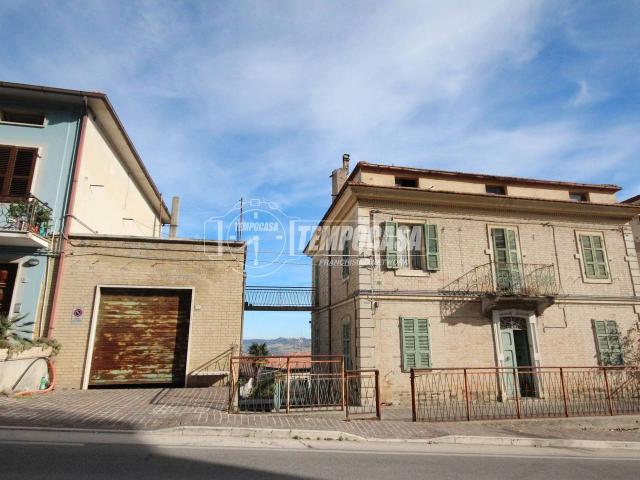 Casa indipendente in vendita a Torre San Patrizio