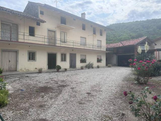 Casa indipendente in vendita a Torreano UD