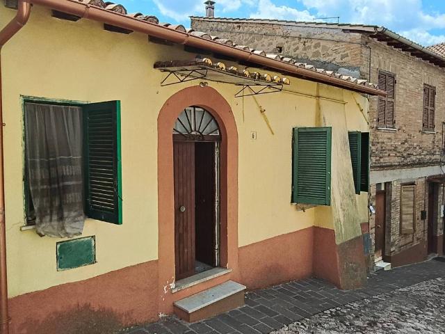 Casa indipendente in vendita a Torrita Tiberina RM
