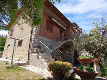 Casa indipendente in vendita a Torrita di Siena SI
