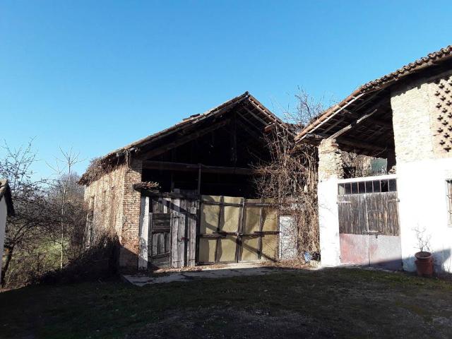 Casa indipendente in vendita a Torricella Verzate PV