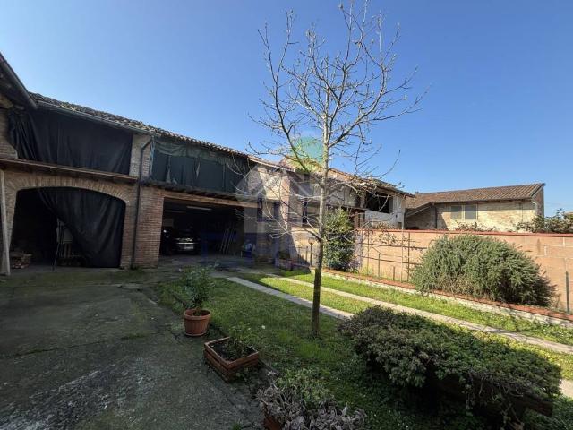 Casa indipendente in vendita a Torricella del Pizzo CR