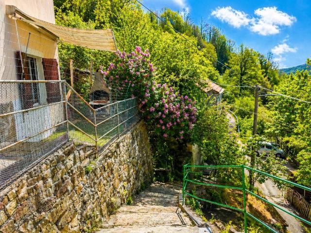 Casa indipendente in vendita a Torriglia GE