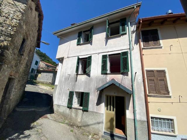 Casa indipendente in vendita a Torriglia GE