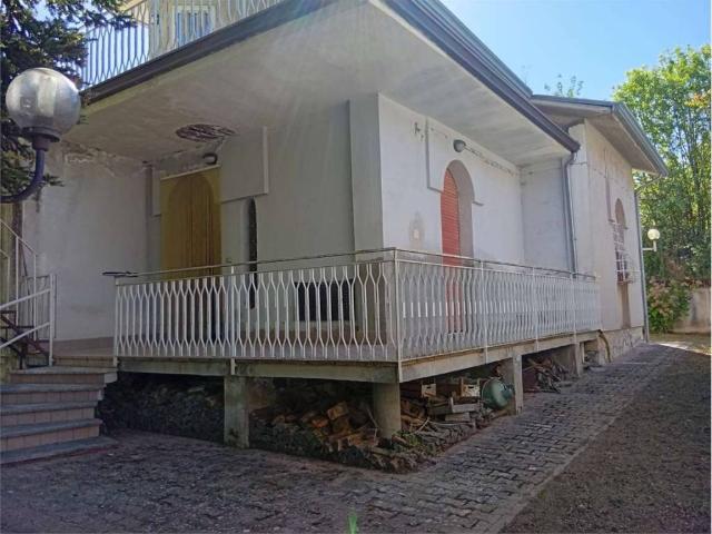 Casa indipendente in vendita a Torrioni AV