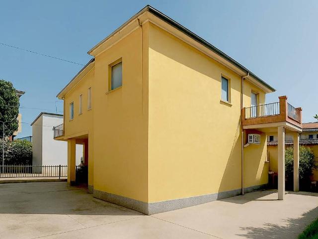Casa indipendente in vendita a Tortoreto TE