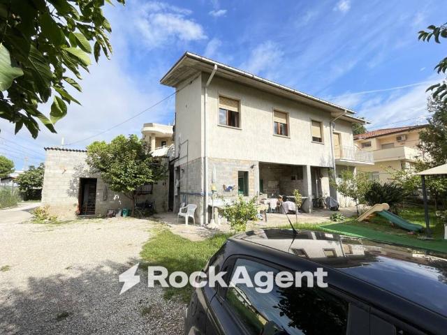 Casa indipendente in vendita a Tortoreto via Alcide de Gasperi, 10, Tortoreto Lido