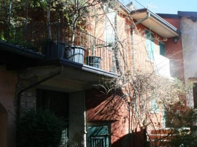 Casa indipendente in vendita a Toscolano Maderno BS