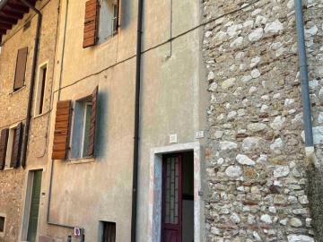 Casa indipendente in vendita a Toscolano Maderno BS