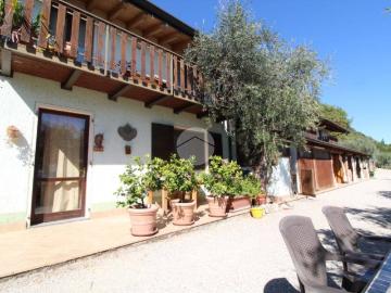Casa indipendente in vendita a Toscolano Maderno BS