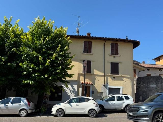 Casa indipendente in vendita a Toscolano Maderno BS