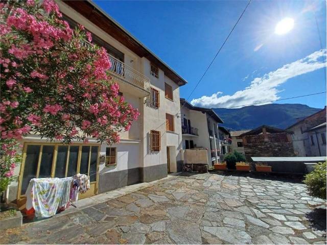 Casa indipendente in vendita a Tavagnasco TO