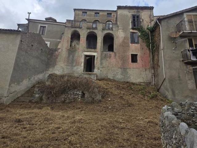 Casa indipendente in vendita a Taverna via Trieste, 27