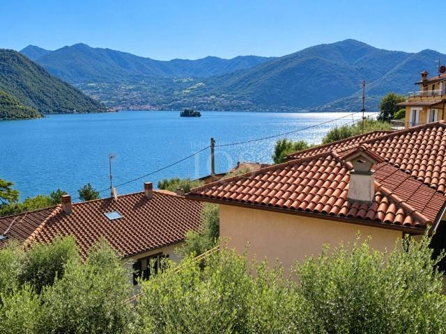 Casa indipendente in vendita a Tavernola Bergamasca BG