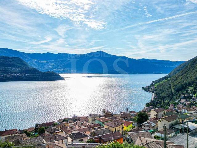 Casa indipendente in vendita a Tavernola Bergamasca BG