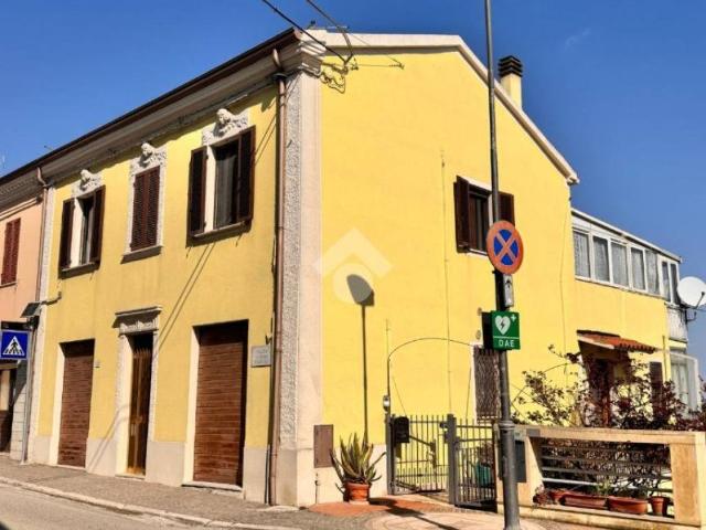 Casa indipendente in vendita a Tavoleto PU