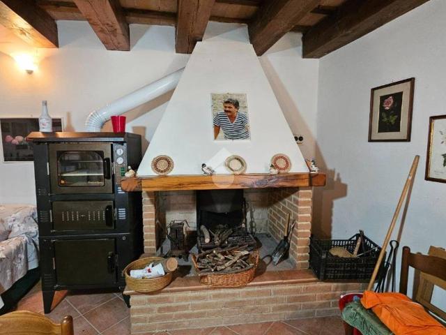 Casa indipendente in vendita a Tavoleto PU